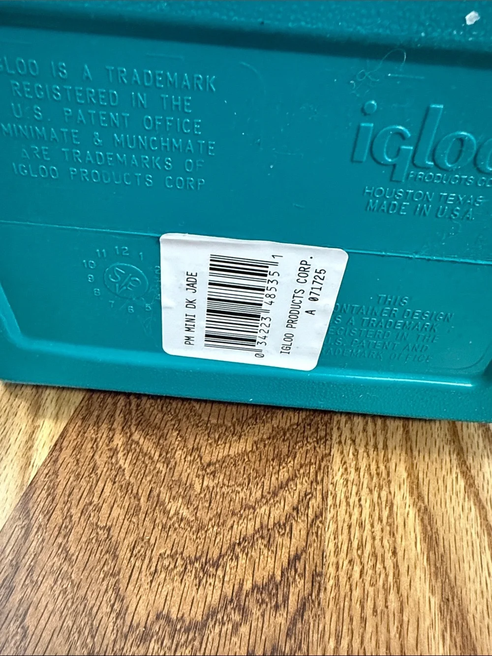 Igloo playmate mini Portable Cooler